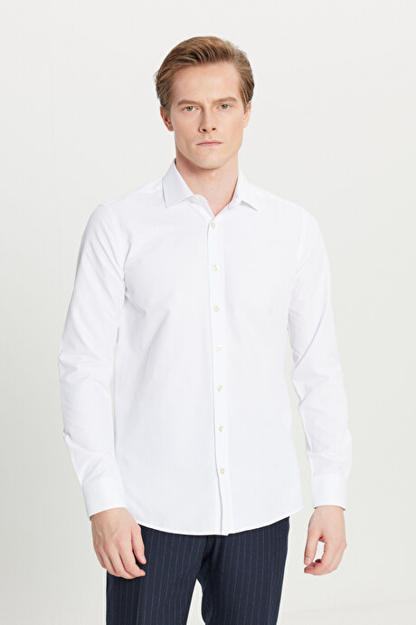 Pamuklu Regular Fit Normal Kesim Klasik Yaka Armürlü Beyaz Gömlek resmi