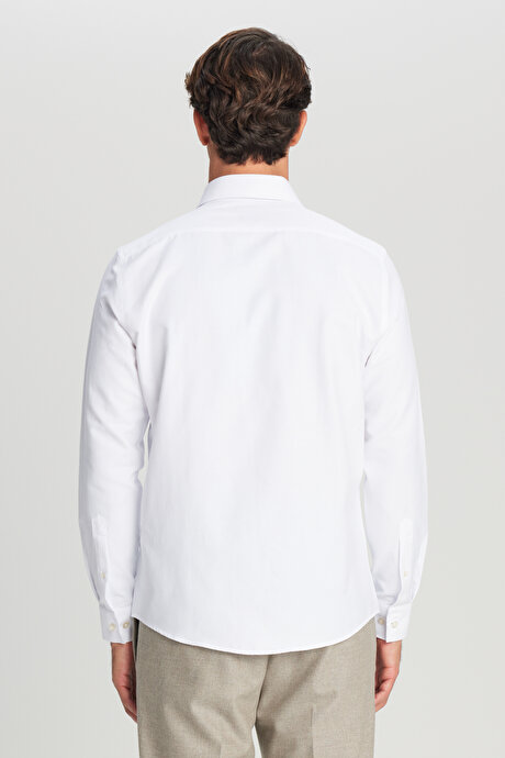 Pamuklu Slim Fit Dar Kesim Klasik Yaka Armürlü Beyaz Gömlek resmi