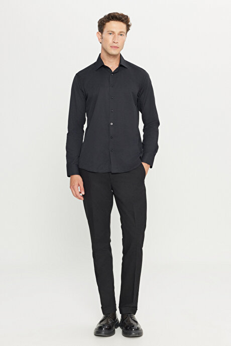 Pamuklu Slim Fit Dar Kesim Klasik Yaka Armürlü Siyah Gömlek resmi