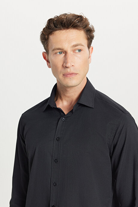 Pamuklu Slim Fit Dar Kesim Klasik Yaka Armürlü Siyah Gömlek resmi