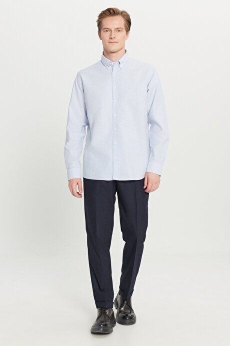 %100 Pamuk Oxford Comfort Fit Rahat Kesim Düğmeli Yaka Çizgili Beyaz-Mavi Gömlek resmi