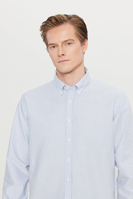 %100 Pamuk Oxford Comfort Fit Rahat Kesim Düğmeli Yaka Çizgili Beyaz-Mavi Gömlek resmi