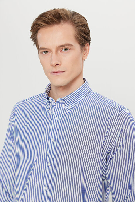 Pamuklu Tailored Slim Fit Dar Kesim Düğmeli Yaka Çizgili Beyaz-Lacivert Gömlek resmi