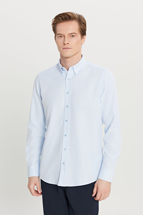 Pamuklu Tailored Slim Fit Dar Kesim Gizli Düğmeli Yaka Armürlü Açık Mavi Gömlek resmi