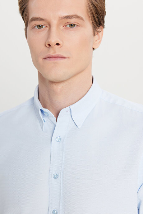 Pamuklu Tailored Slim Fit Dar Kesim Gizli Düğmeli Yaka Armürlü Açık Mavi Gömlek resmi