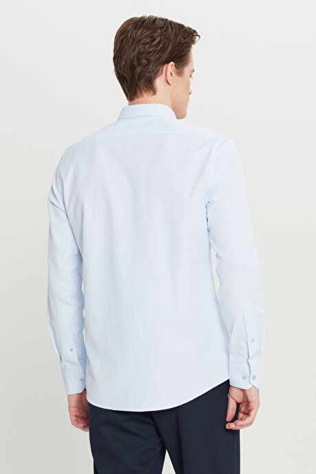 Pamuklu Tailored Slim Fit Dar Kesim Gizli Düğmeli Yaka Armürlü Açık Mavi Gömlek resmi