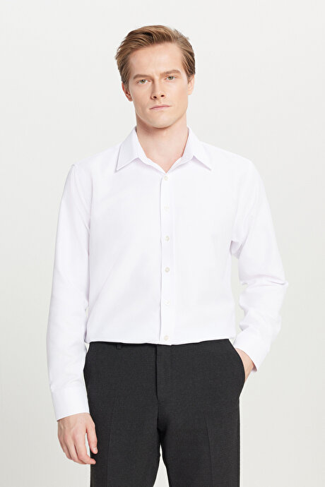 Pamuklu Regular Fit Normal Kesim Klasik Yaka Armürlü Beyaz Gömlek resmi