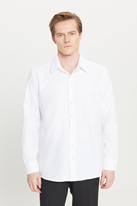 Pamuklu Regular Fit Normal Kesim Klasik Yaka Armürlü Beyaz Gömlek resmi