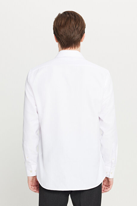 Pamuklu Regular Fit Normal Kesim Klasik Yaka Armürlü Beyaz Gömlek resmi