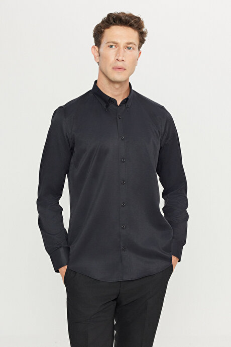 Pamuklu Tailored Slim Fit Dar Kesim Düğmeli Yaka Armürlü Siyah Gömlek resmi