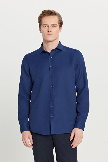 Pamuklu Tailored Slim Fit Dar Kesim Küçük İtalyan Yaka Armürlü Lacivert Gömlek resmi