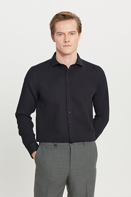 Pamuklu Tailored Slim Fit Dar Kesim Küçük İtalyan Yaka Armürlü Siyah Gömlek resmi