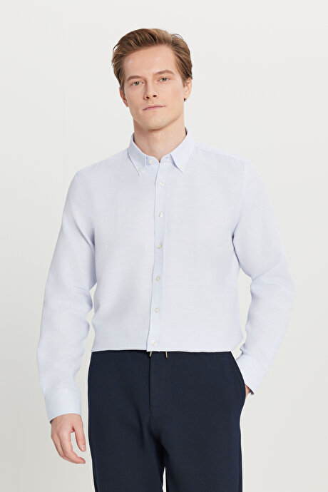 Pamuklu Tailored Slim Fit Dar Kesim Düğmeli Yaka Armürlü Açık Mavi Gömlek resmi