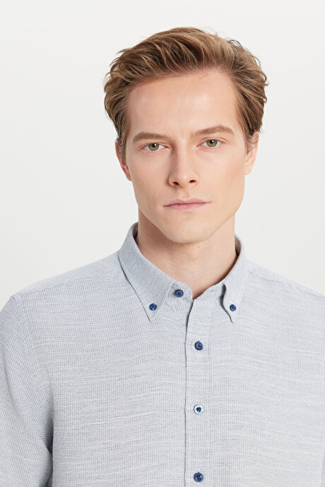 Pamuklu Tailored Slim Fit Dar Kesim Düğmeli Yaka Armürlü Lacivert Gömlek resmi