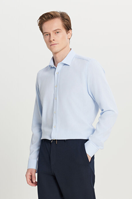 %100 Pamuk Tailored Slim Fit Dar Kesim Klasik Yaka Armürlü Açık Mavi Gömlek resmi