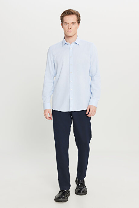 %100 Pamuk Tailored Slim Fit Dar Kesim Klasik Yaka Armürlü Açık Mavi Gömlek resmi