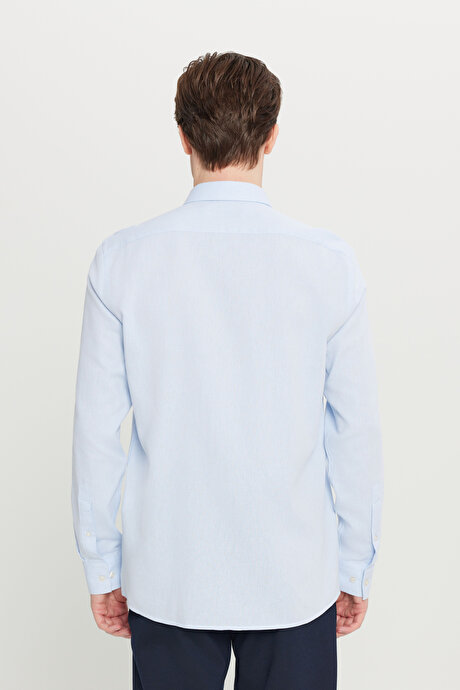 %100 Pamuk Tailored Slim Fit Dar Kesim Klasik Yaka Armürlü Açık Mavi Gömlek resmi