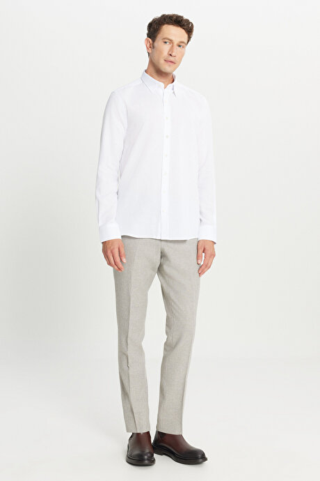 %100 Pamuklu Tailored Slim Fit Dar Kesim Gizli Düğmeli Yaka Armürlü Beyaz Gömlek resmi