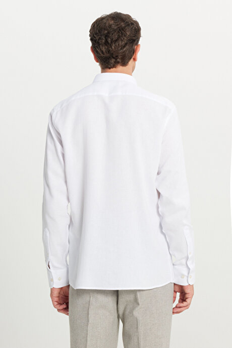 %100 Pamuklu Tailored Slim Fit Dar Kesim Gizli Düğmeli Yaka Armürlü Beyaz Gömlek resmi