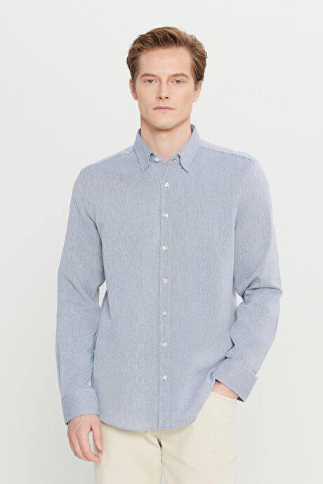 %100 Pamuklu Tailored Slim Fit Dar Kesim Gizli Düğmeli Yaka Armürlü Lacivert Gömlek resmi