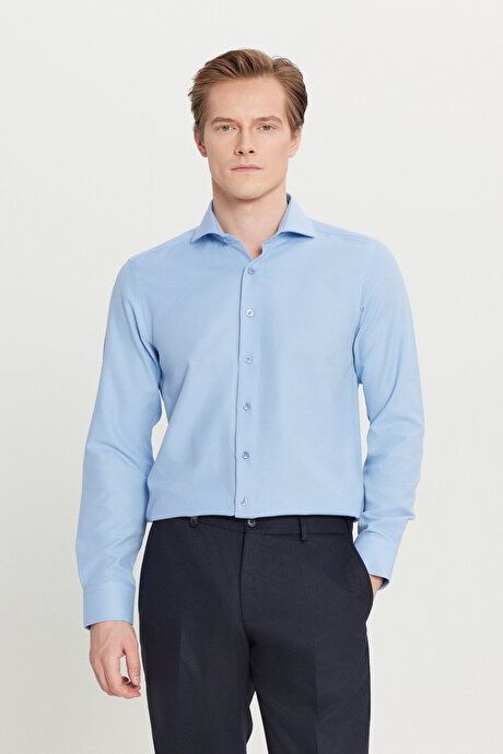 Pamuklu Oxford Tailored Slim Fit Dar Kesim Küçük İtalyan Yaka Armürlü Açık Mavi Gömlek resmi