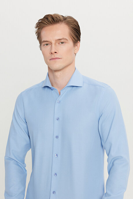 Pamuklu Oxford Tailored Slim Fit Dar Kesim Küçük İtalyan Yaka Armürlü Açık Mavi Gömlek resmi
