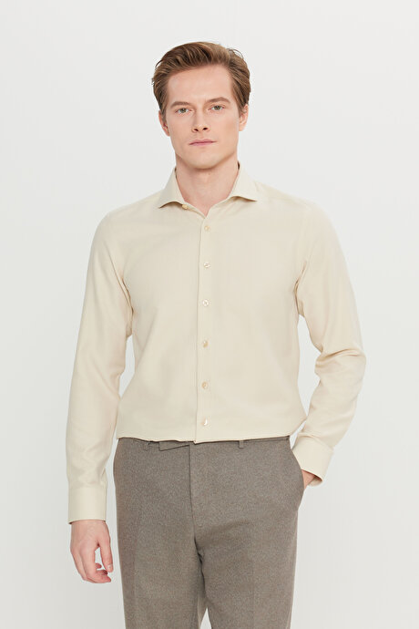 Pamuklu Oxford Tailored Slim Fit Dar Kesim Küçük İtalyan Yaka Armürlü Bej Gömlek resmi