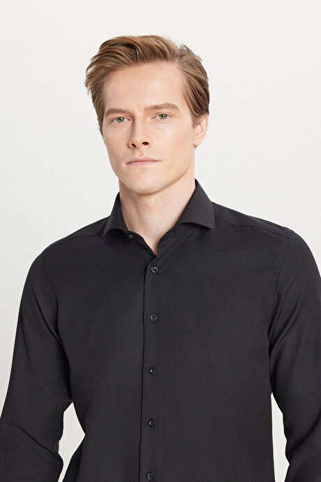 Pamuklu Oxford Tailored Slim Fit Dar Kesim Küçük İtalyan Yaka Armürlü Siyah Gömlek resmi