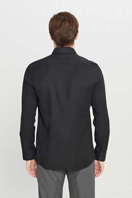Pamuklu Oxford Tailored Slim Fit Dar Kesim Küçük İtalyan Yaka Armürlü Siyah Gömlek resmi