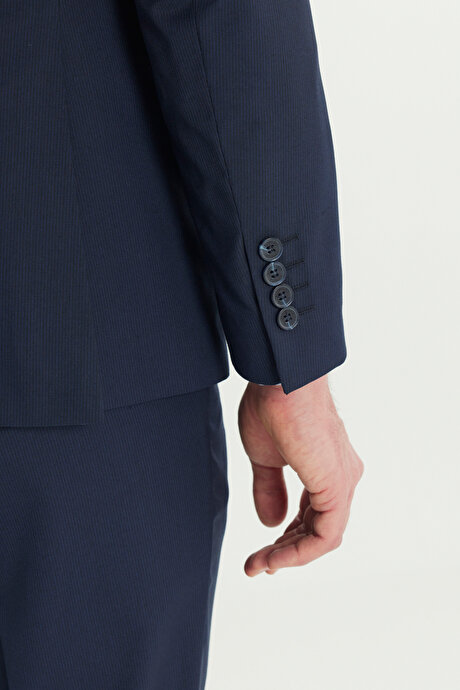 Slim Fit Dar Kesim Kırlangıç Yaka Kapak Cepli Çizgili Esnek Lacivert Takım Elbise resmi