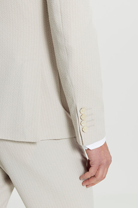 Slim Fit Dar Kesim Mono Yaka Çizgili Gofre Desenli Torba Cepli Esnek Bej Takım Elbise resmi