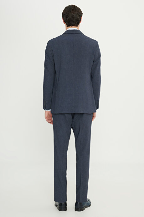 Slim Fit Dar Kesim Kırlangıç Yaka Çizgili Gofre Desenli Kapak Cepli Lacivert Takım Elbise resmi