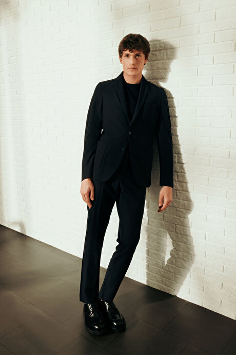 Slim Fit Dar Kesim Kırlangıç Yaka Torba Cepli Esnek Lacivert Takım Elbise resmi