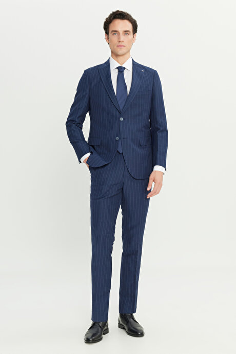 Keten Slim Fit Dar Kesim Kırlangıç Yaka Çizgili Kapak Cepli Lacivert Takım Elbise resmi