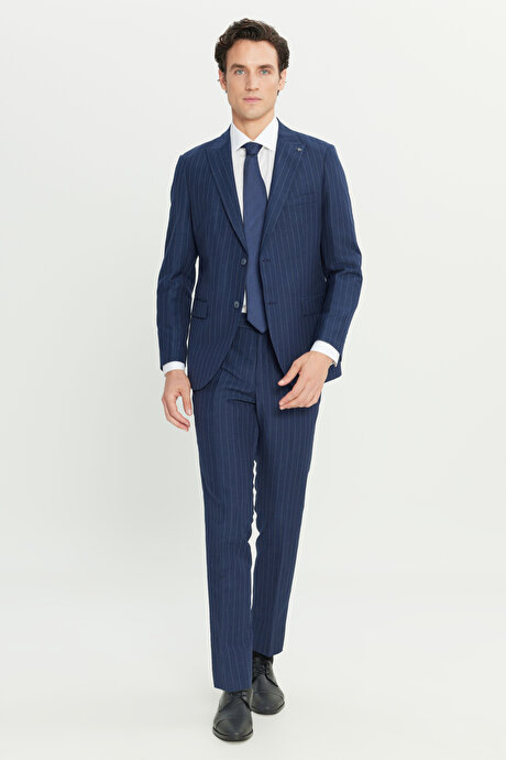 Keten Slim Fit Dar Kesim Kırlangıç Yaka Çizgili Kapak Cepli Lacivert Takım Elbise resmi