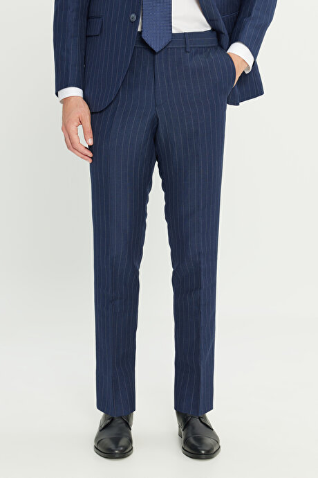 Keten Slim Fit Dar Kesim Kırlangıç Yaka Çizgili Kapak Cepli Lacivert Takım Elbise resmi