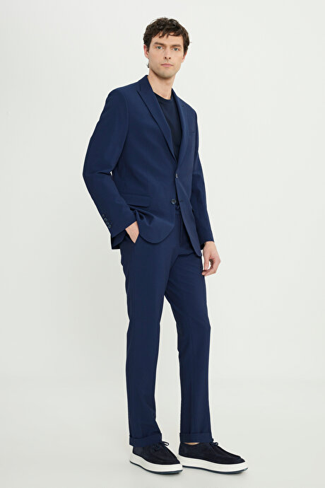 Slim Fit Dar Kesim Kırlangıç Yaka Gofre Desenli Kapak Cepli Esnek Lacivert Takım Elbise resmi