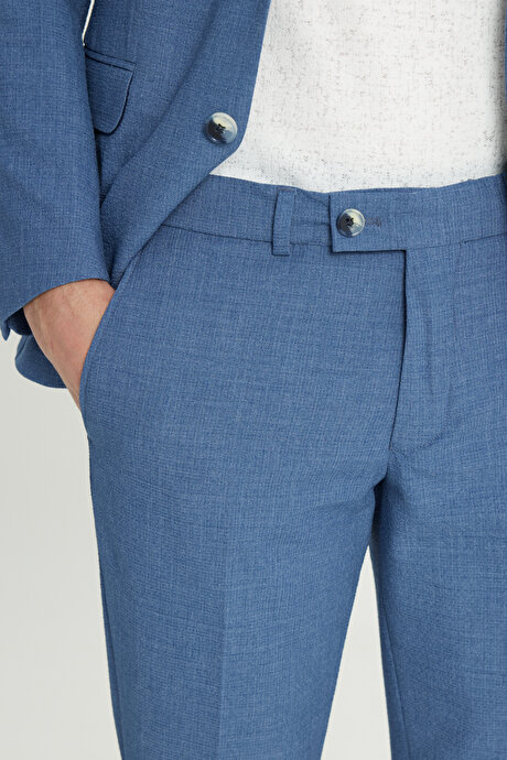 Slim Fit Dar Kesim Kırlangıç Yaka Kapak Cepli Gofre Desenli Koyu Mavi Takım Elbise resmi