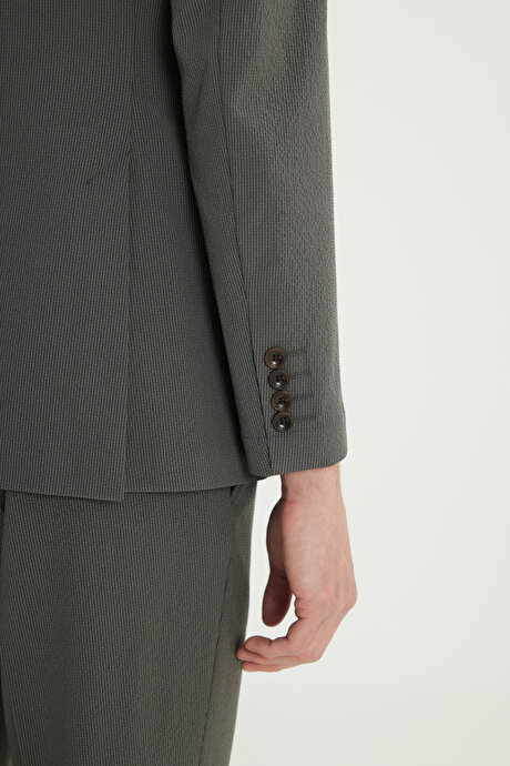 Slim Fit Dar Kesim Mono Yaka Çizgli Gofre Desenli Kapak Cepli Esnek Haki Takım Elbise resmi