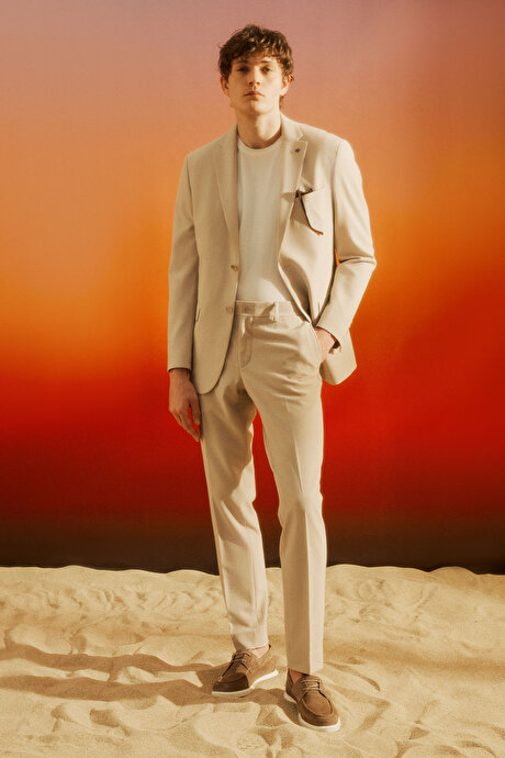 Slim Fit Dar Kesim Mono Yaka Gofre Desenli Kapak Cepli Esnek Bej Takım Elbise resmi