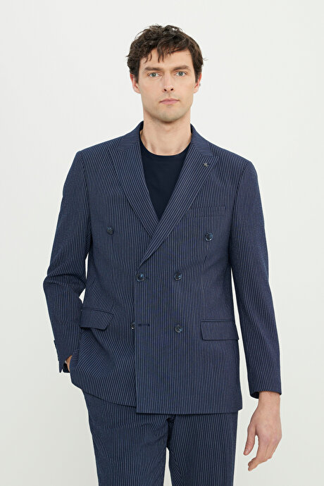 Slim Fit Dar Kesim Kırlangıç Yaka Çizgili Gofre Desenli Kruvaze Lacivert Takım Elbise resmi