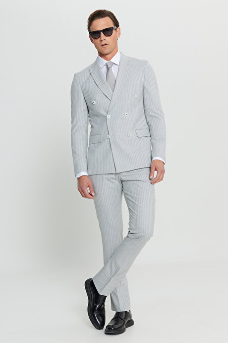 Slim Fit Dar Kesim Kırlangıç Yaka Çizgili Kruvaze Açık Gri Takım Elbise resmi