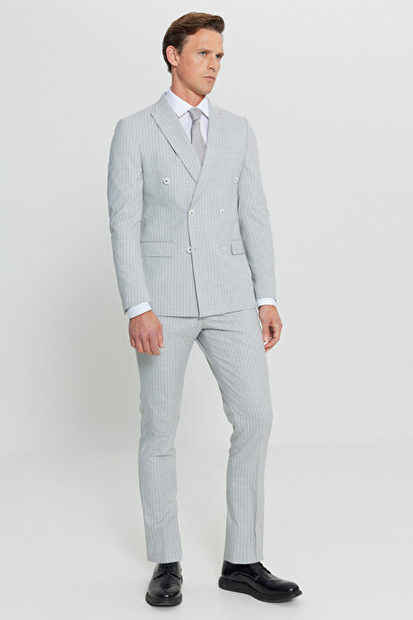 Slim Fit Dar Kesim Kırlangıç Yaka Çizgili Kruvaze Açık Gri Takım Elbise resmi