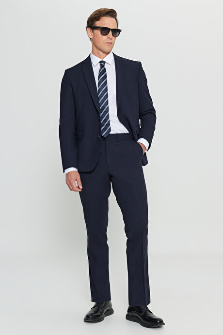 Regular Fit Normal Kesim Mono Yaka Armürlü Kapak Cepli Esnek Lacivert Takım Elbise resmi