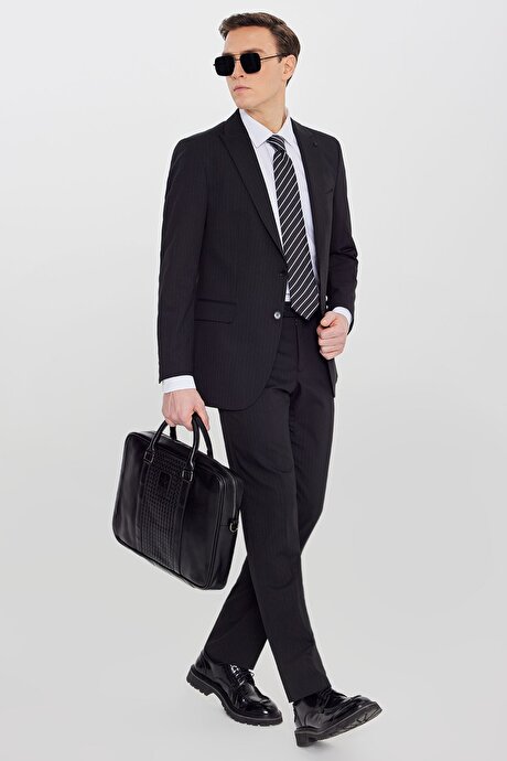 Slim Fit Kırlangıç Yaka Çizgili Kapak Cepli Esnek Siyah-Gri Takım Elbise resmi