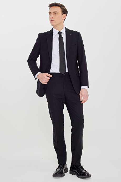 Yünlü Slim Fit Dar Kesim Kırlangıç Yaka Kapak Cepli Esnek Siyah Takım Elbise resmi