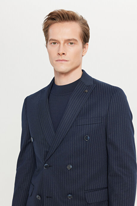 Slim Fit Kırlangıç Yaka Beli Bağlamalı Kapak Cepli Çizgili Kruvaze Lacivert-Beyaz Takım Elbise resmi