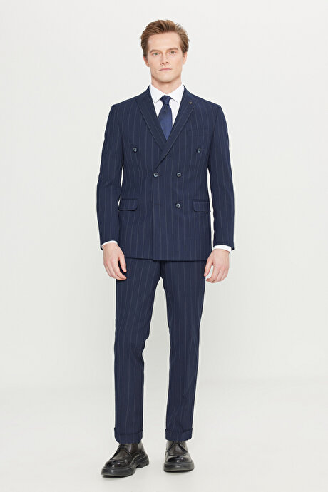 Slim Fit Dar Kesim Kırlangıç Yaka Kapak Cepli Çizgili Kruvaze Lacivert-Gri Takım Elbise resmi