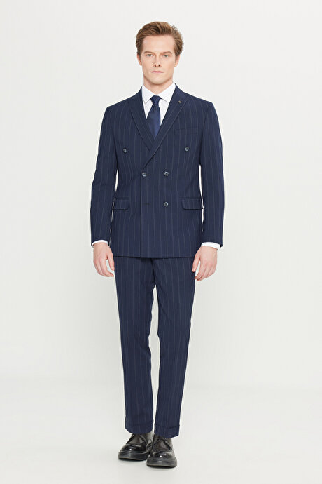 Slim Fit Dar Kesim Kırlangıç Yaka Kapak Cepli Çizgili Kruvaze Lacivert-Gri Takım Elbise resmi