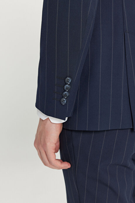 Slim Fit Dar Kesim Kırlangıç Yaka Kapak Cepli Çizgili Kruvaze Lacivert-Gri Takım Elbise resmi